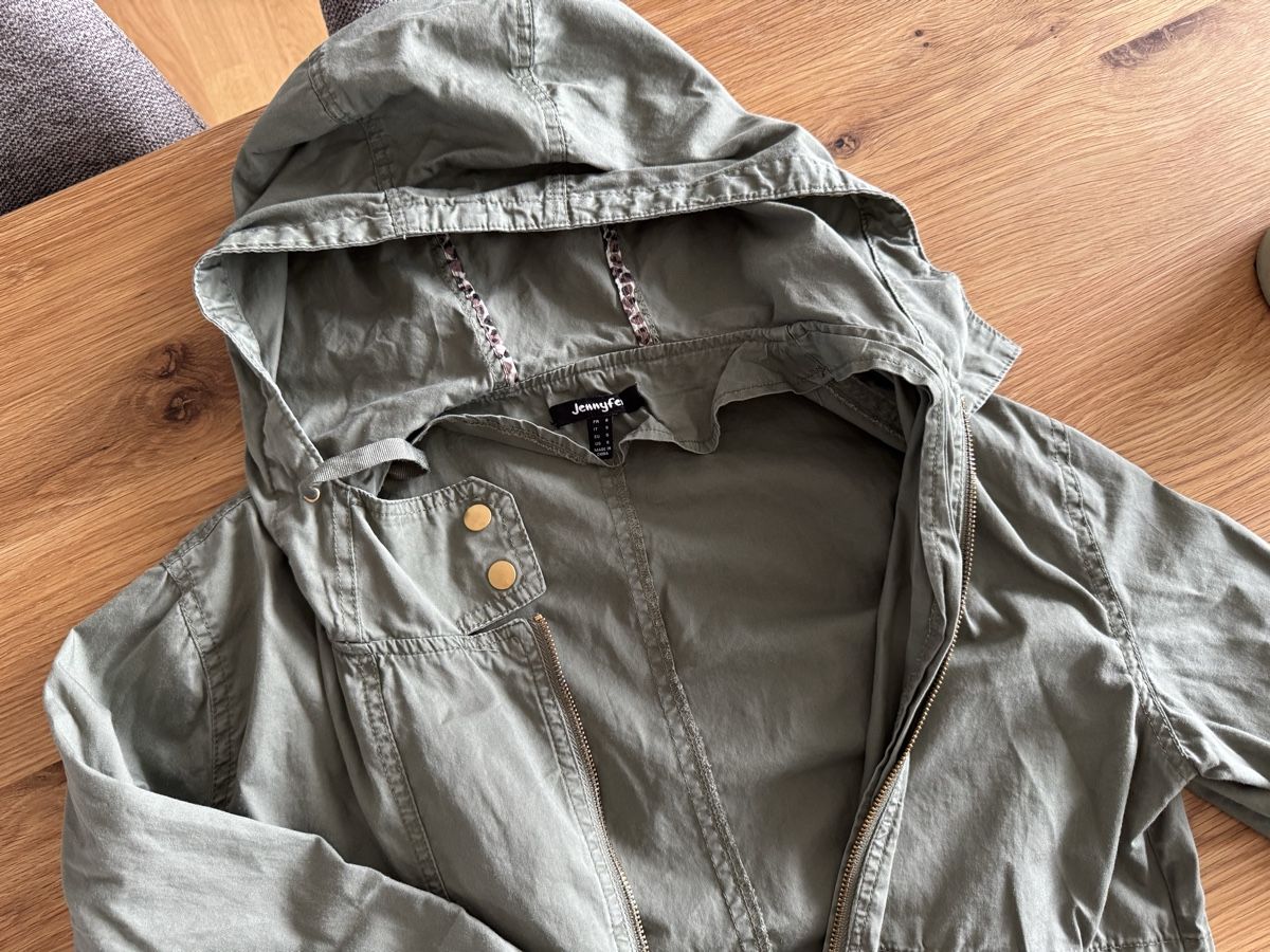 Vestes: Damenjacke, Grösse S  – D'occasion à Oberuzwil par lynni_97 2