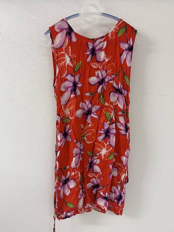 Vestiti: Rotes Kleid mit Blumen, Gr L – Usato da Zürich venduto da mel_v8qp