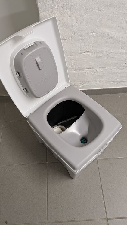 WC: Trockentoilette unbenutzt  – Neu und originalverpackt aus Basel von kar_sf2t