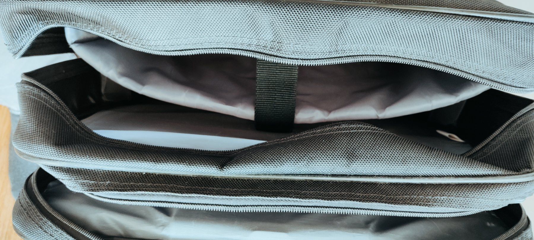 Targus Reisekoffer: Targus Business Rolltasche / Rollkoffer – Gebraucht aus Zürich von sendbad 2