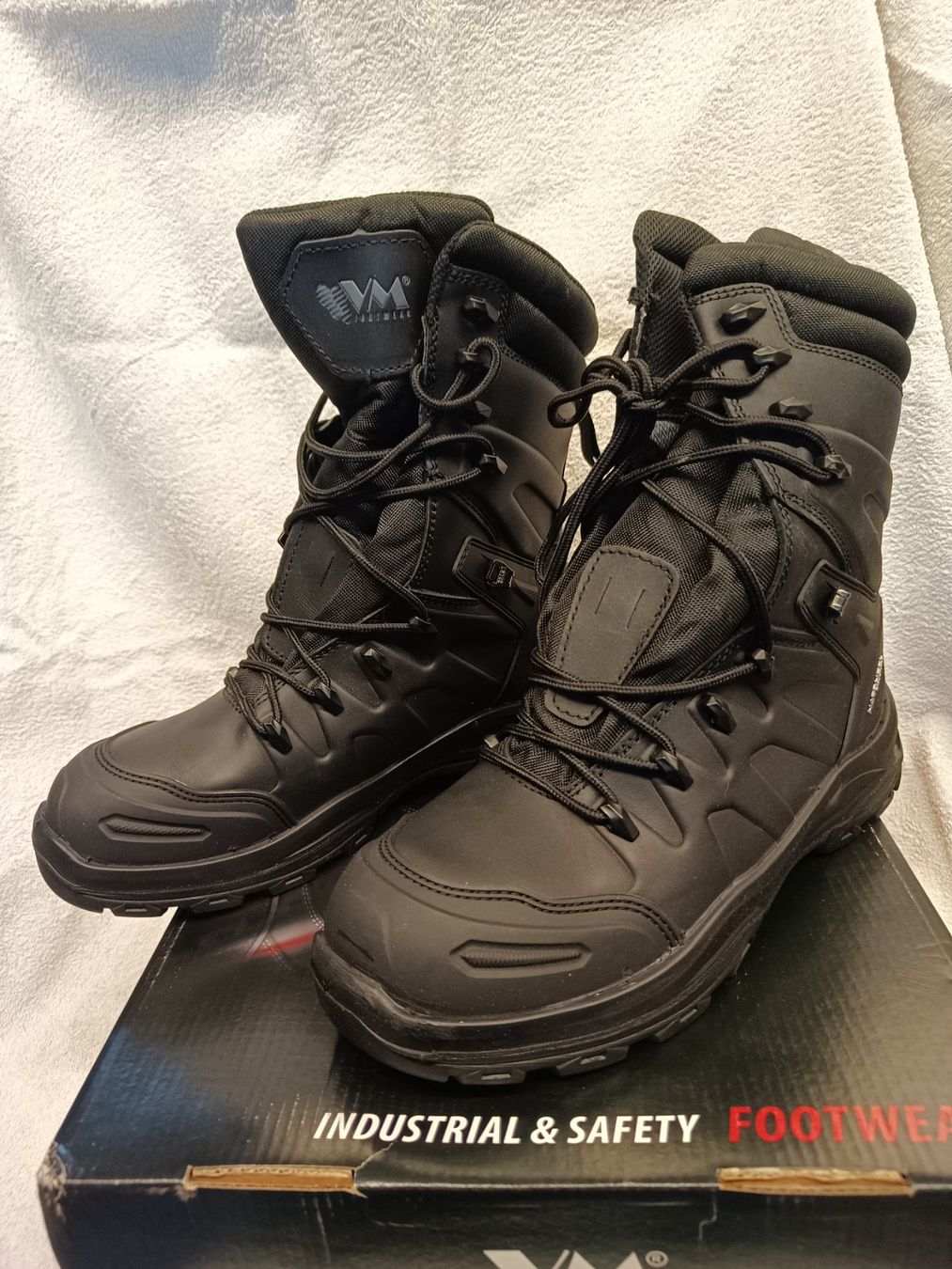 Herrenschuhe: Berufsschuh / Arbeitsschuh / Stiefel O2 – Neu und originalverpackt aus Oberegg von A-Z.Handel.Loehrer 1