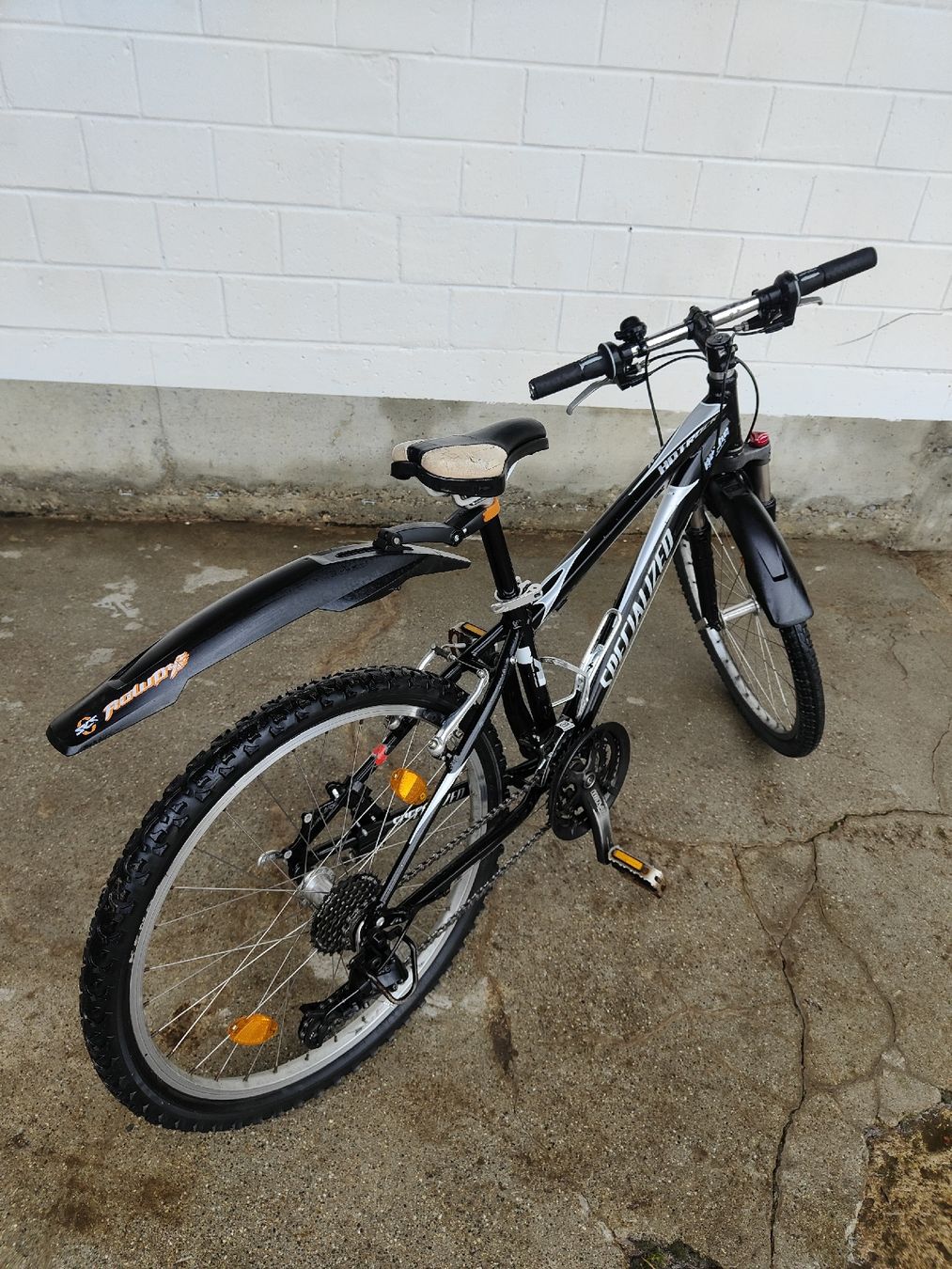 Specialized Velos: Jugend-Mountainbike Specialized Hotrock – Gebraucht aus Worb von  5
