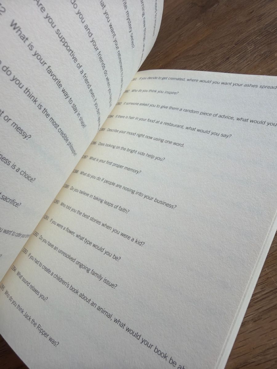 Livres: 3000 Questions About Me Book – Neuf (Voir description) à Lugano par bad_2t9b 4