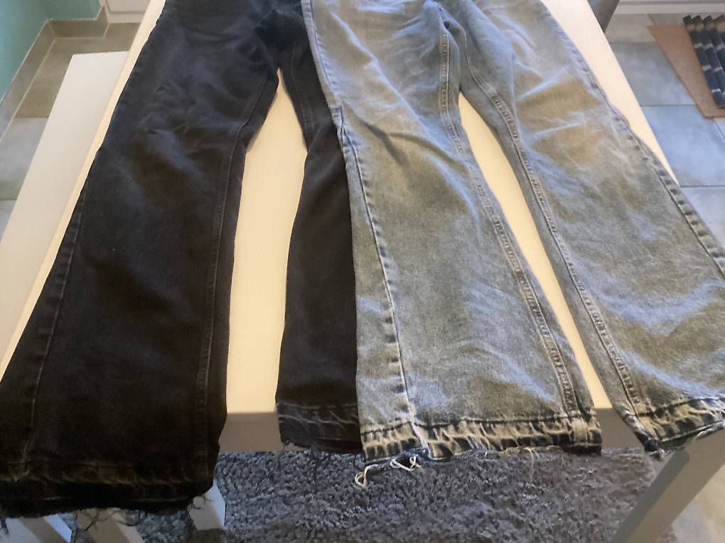 Jeans: Jeans Duopack oder Einzel CHF 80.00/40.00 – D'occasion à Oberembrach par NewYork2009 1