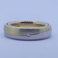 Hochwertiger Ring von Meister mit 0.02ct Brillant