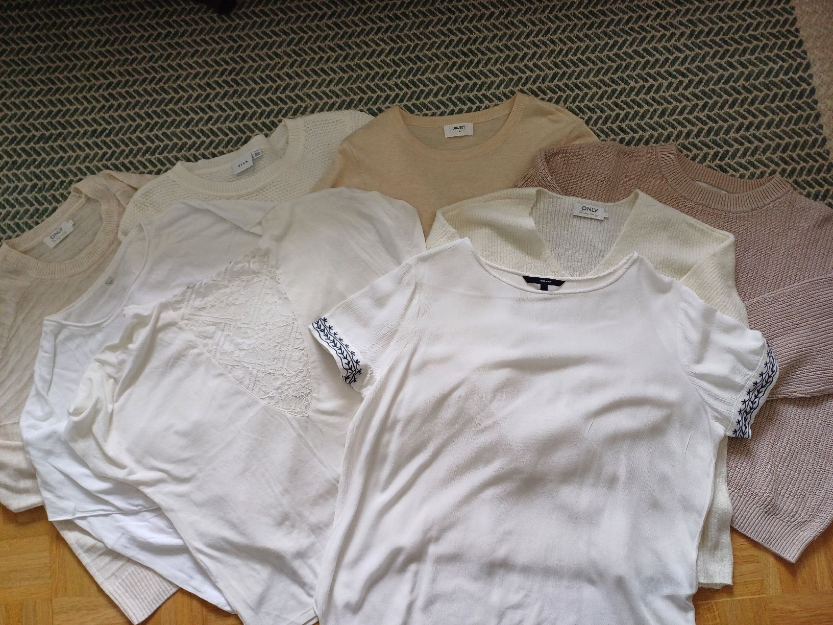 Lotti di vestiti: Kleiderpaket weiss / creme Gr. M – Nuovo (secondo la descrizione) da Biel/Bienne venduto da Tammys