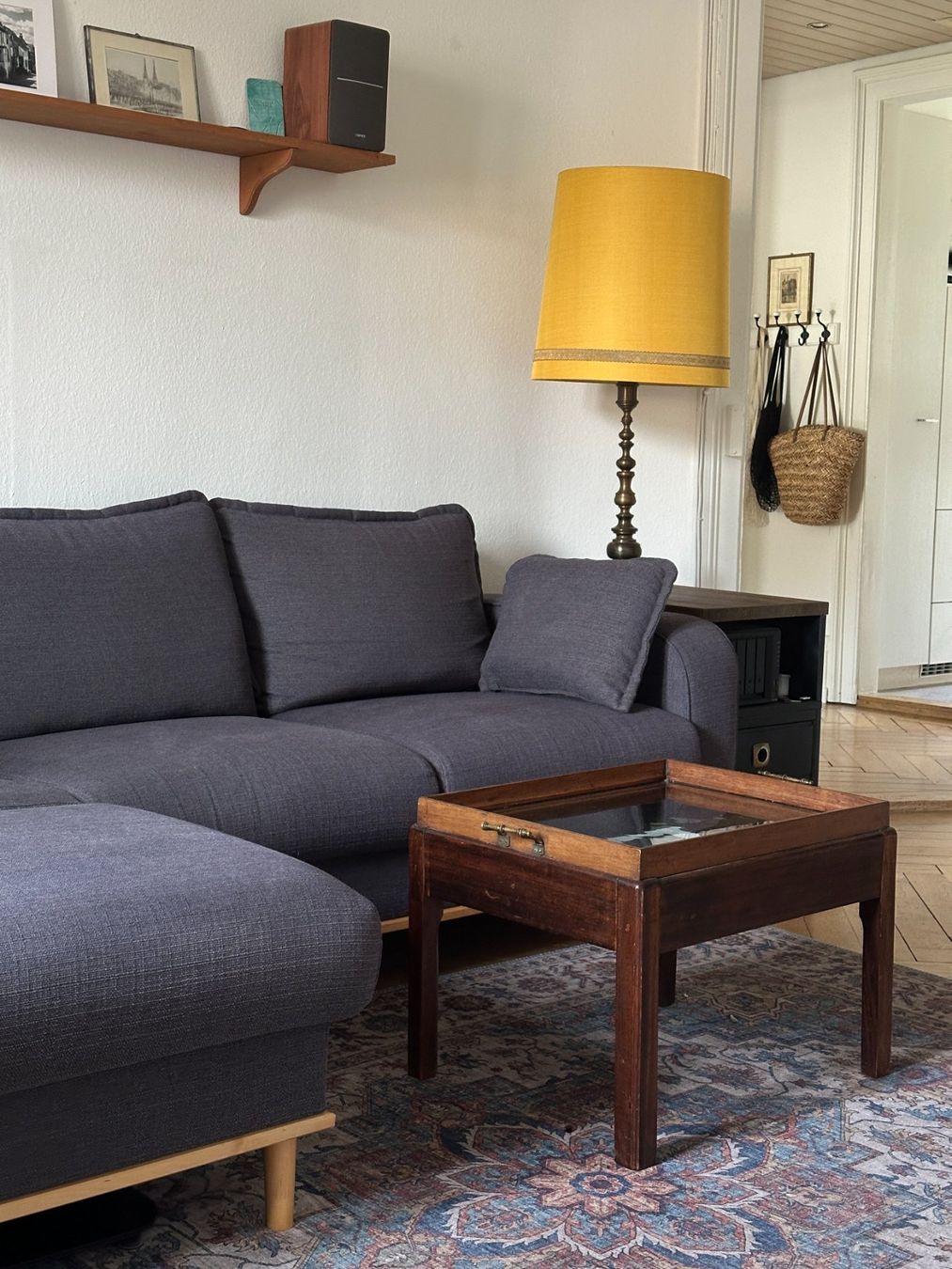 Divani: Modernes Sofa, dunkelgrau, guter Zustand – Usato da Luzern venduto da alexanderbolgov 1