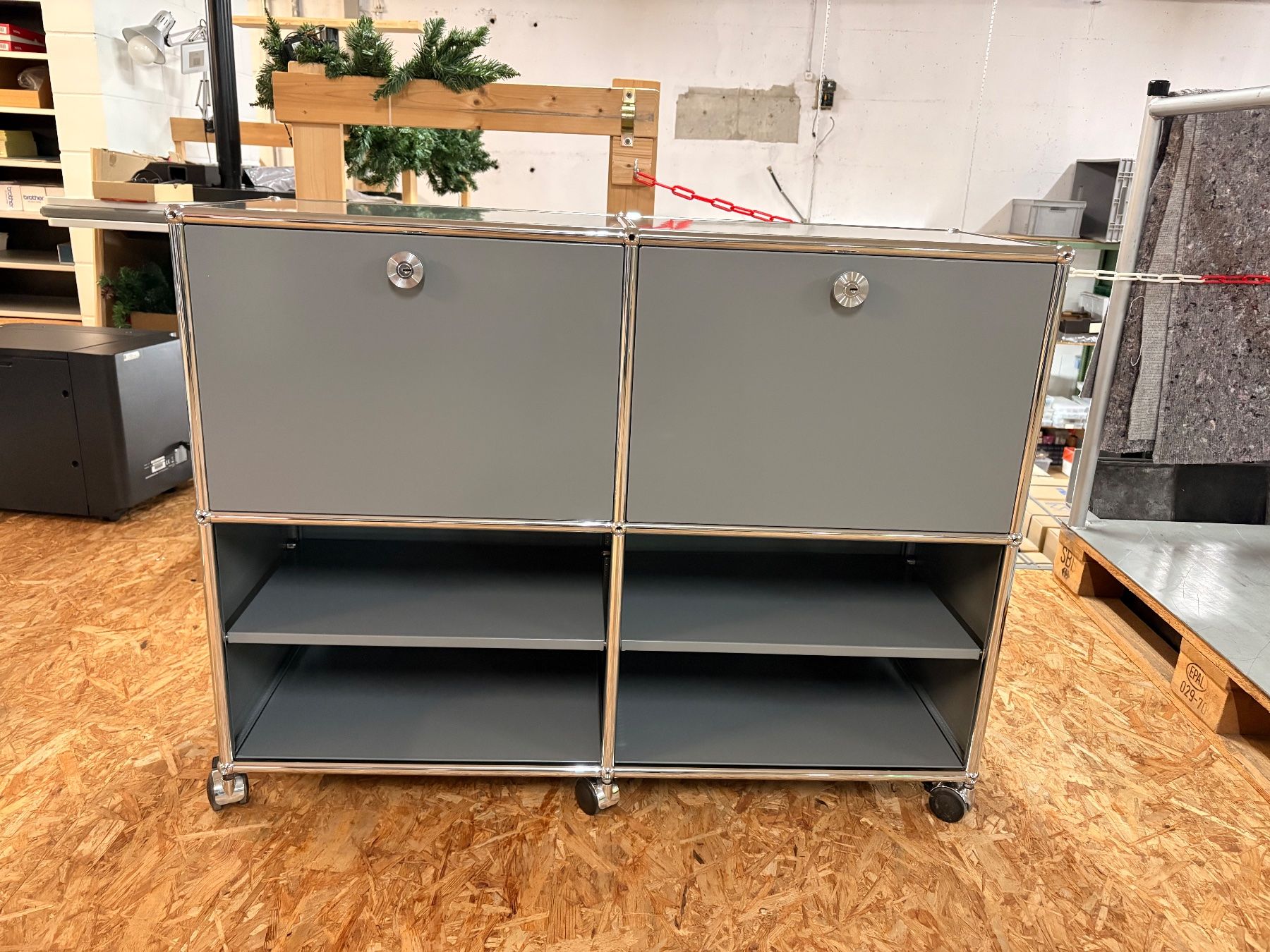 USM Scaffali: USM Sideboard - USM Mittelgrau – Usato da Hellbühl venduto da copy-swiss