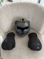 Boxhandschuhe inkls. Kopfschutz