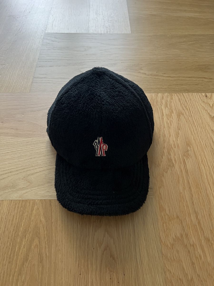 Moncler Hüte, Mützen & Caps: Moncler Cap – Gebraucht aus Kriens von MM_FashionFusion
