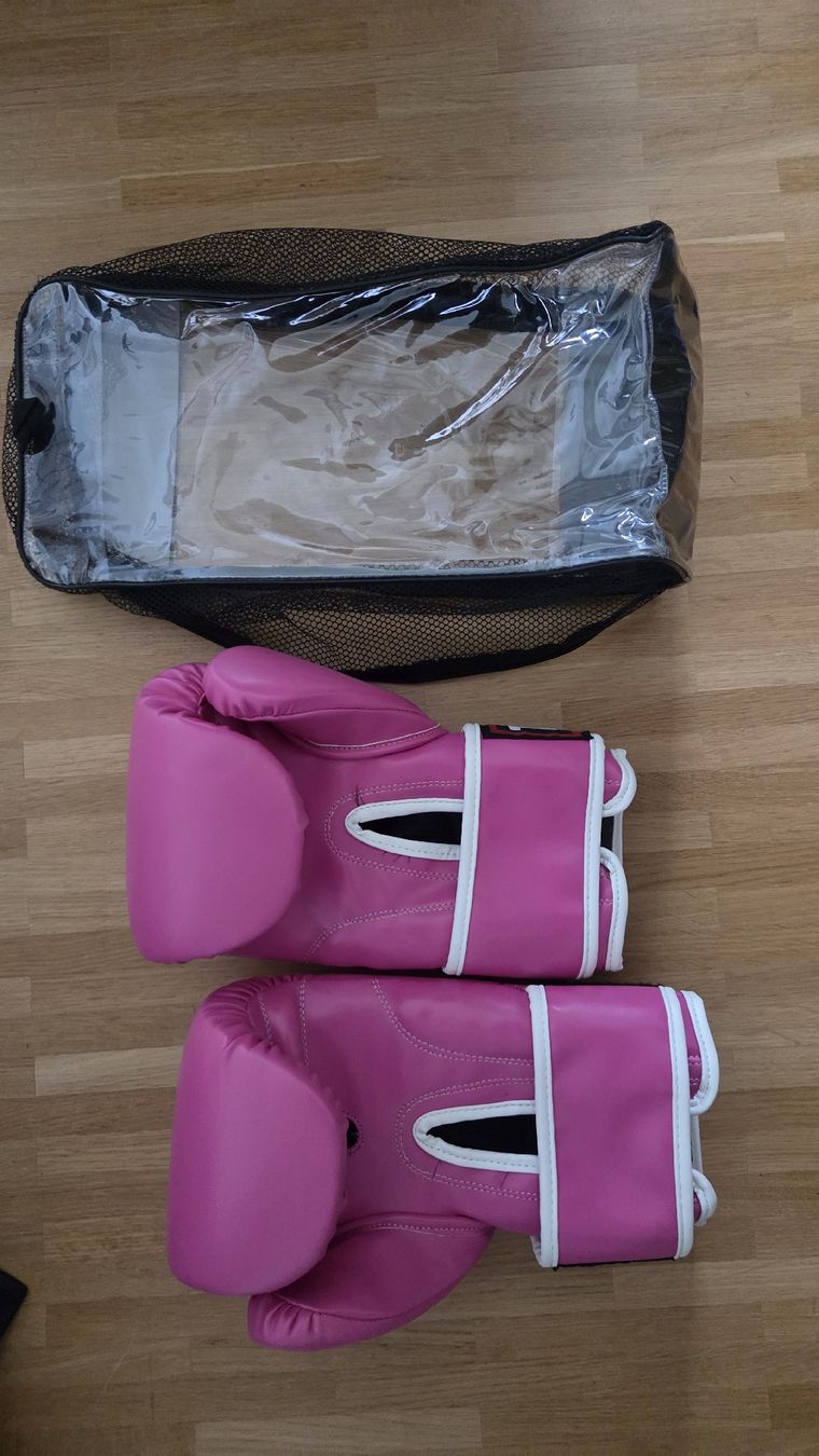 Guanti & manicotti: TITLE Boxhandschuhe Grösse 10 OZ Pink mit Tasche – Usato da Kriens venduto da Na_Ro 1