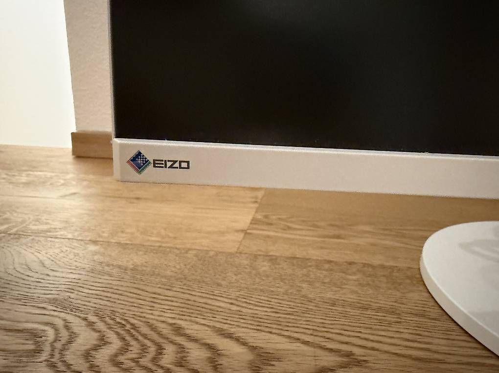 Monitor: 24 Zoll Bildschirm Eizo – Usato da Gisikon venduto da Sterena 1