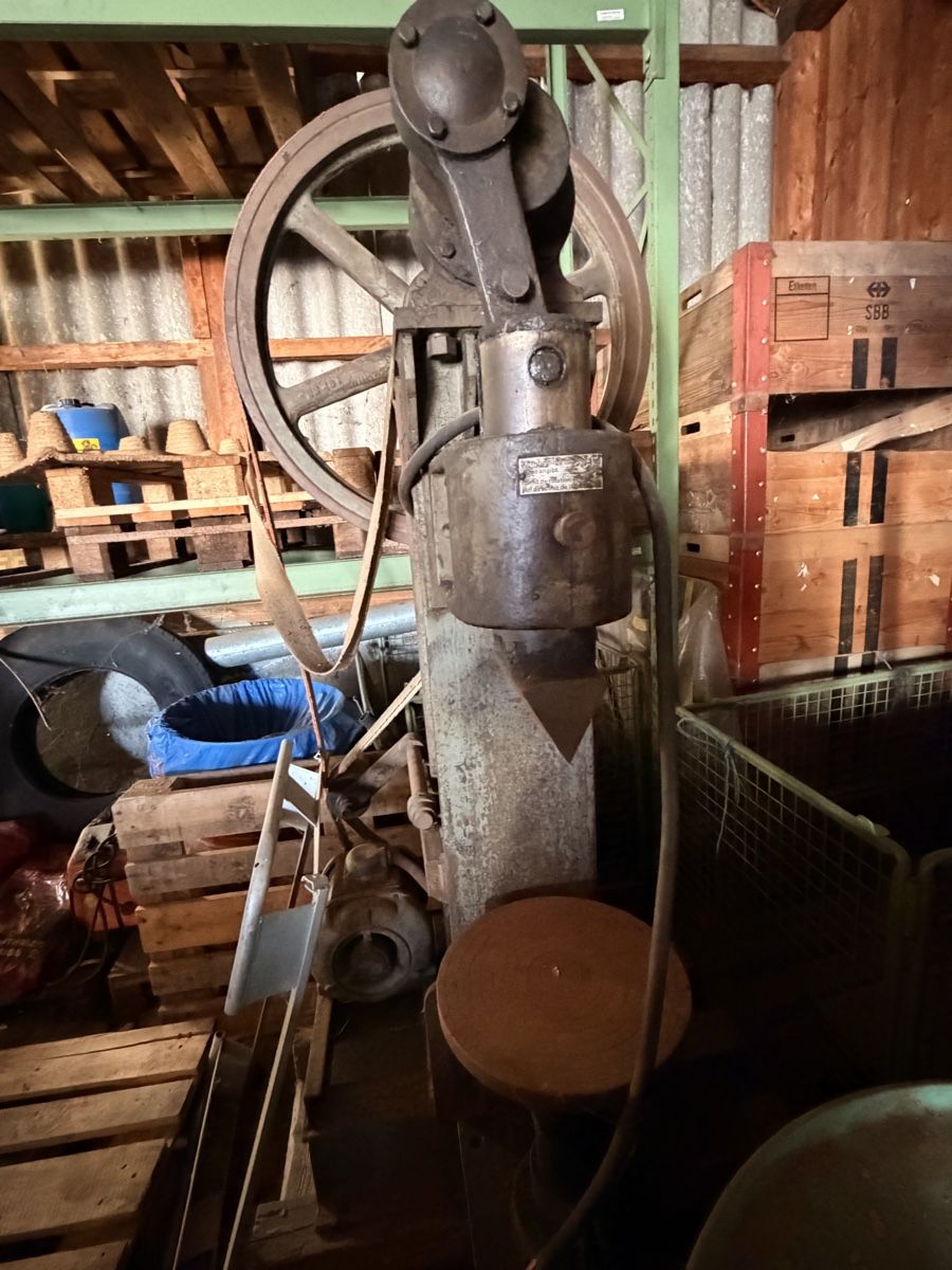 Tutte le macchine: Alte Holzspaltmaschine – Difettoso da Niederbüren venduto da Sir_Kajuju 2