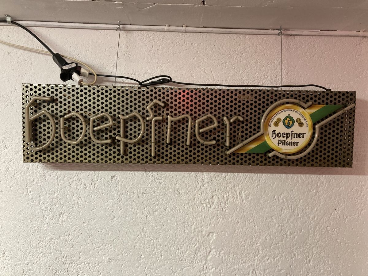Lampade: Leuchtreklame Neon Hoepfner Pilsner – Usato da Brittnau venduto da Paptor 4