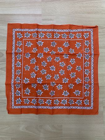 Halstuch Bandana orange mit Edelweiss-Muster ca. 50x50cm