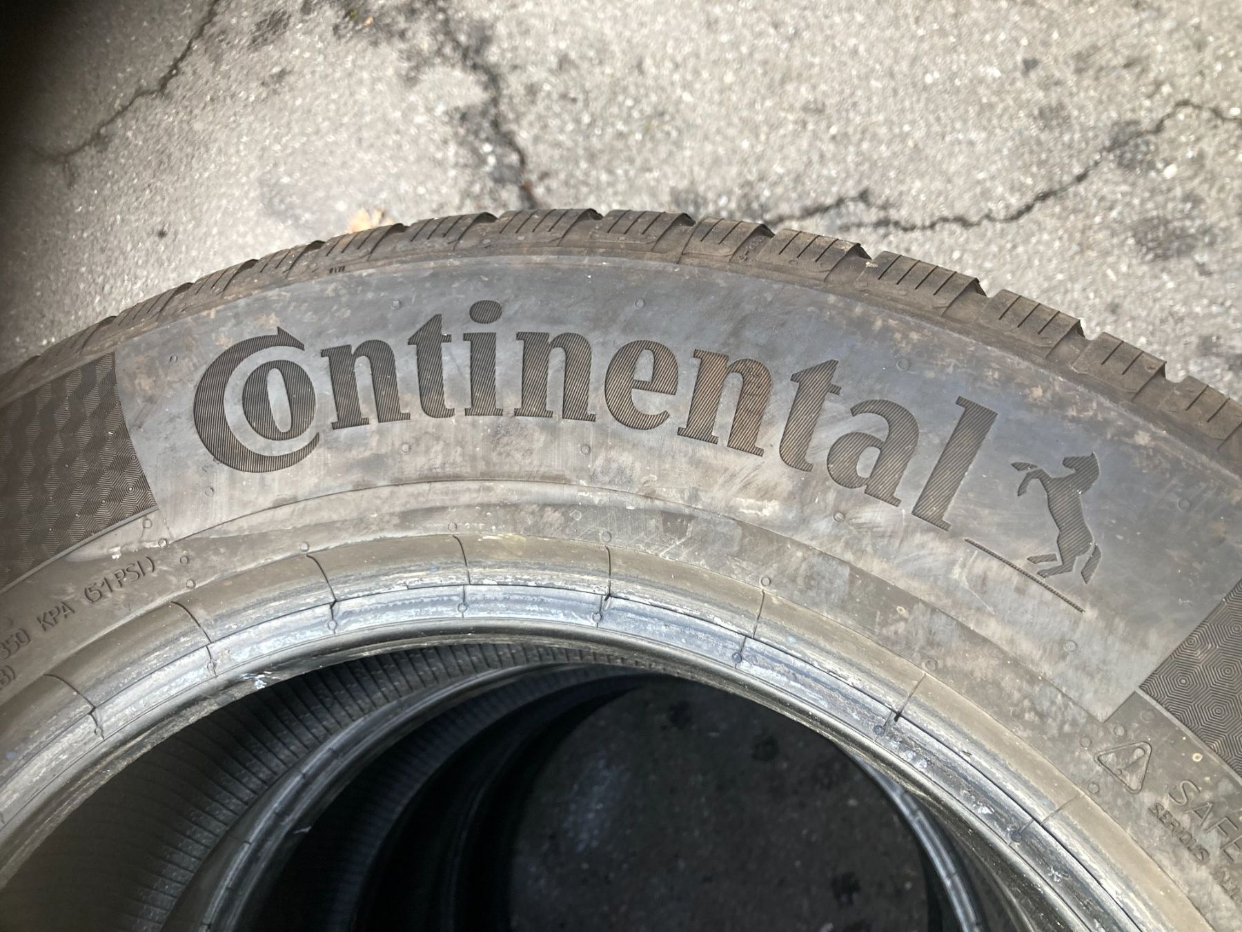 Continental Pneus & Kompletträder: 215/65R16 Winterpneu Continental – Gebraucht aus Cham von WB2223 1