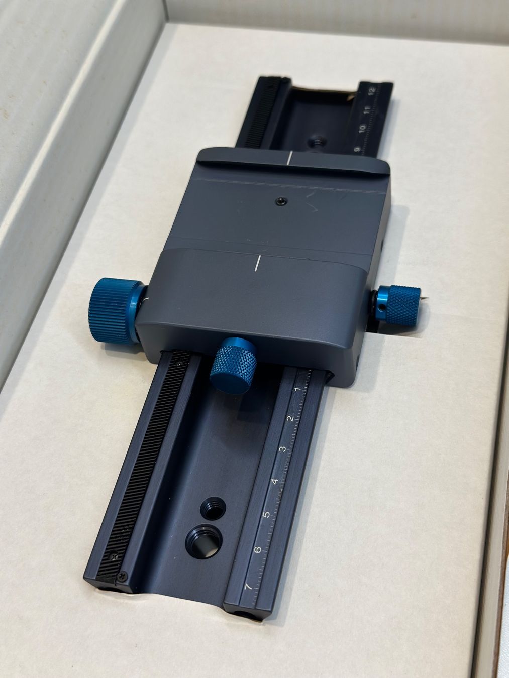 Novoflex Altri Accessori: Novoflex Einstellschlitten CASTEL-Q – Usato da Wolfhausen venduto da Foto-Brocki 1