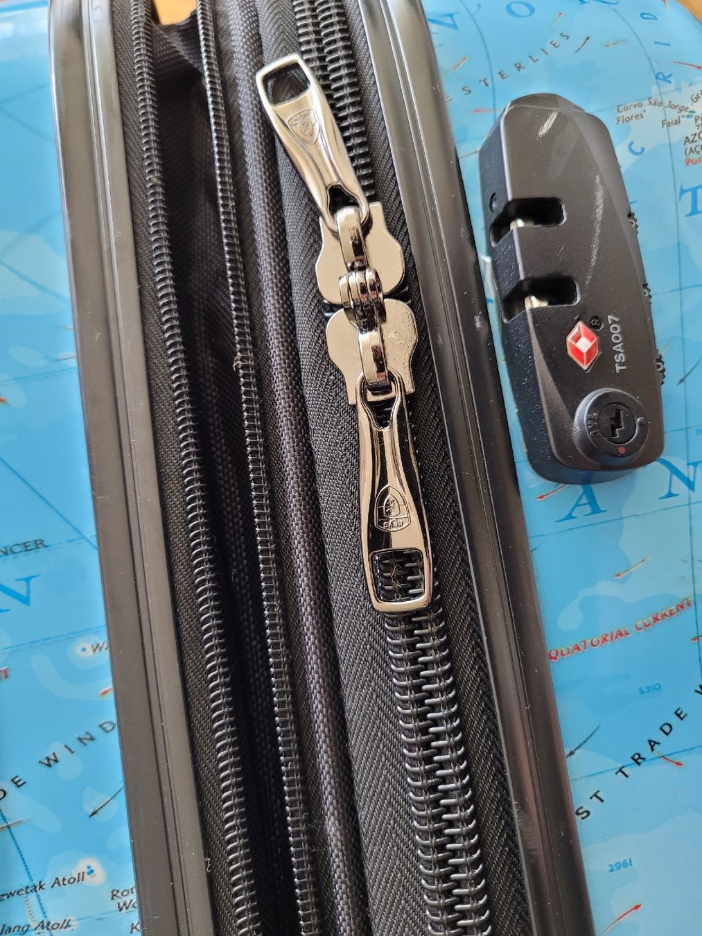 Koffer & Taschen: Heys Trolley Koffer mit Weltkarte – Gebraucht aus Neuenegg von transformer02 5