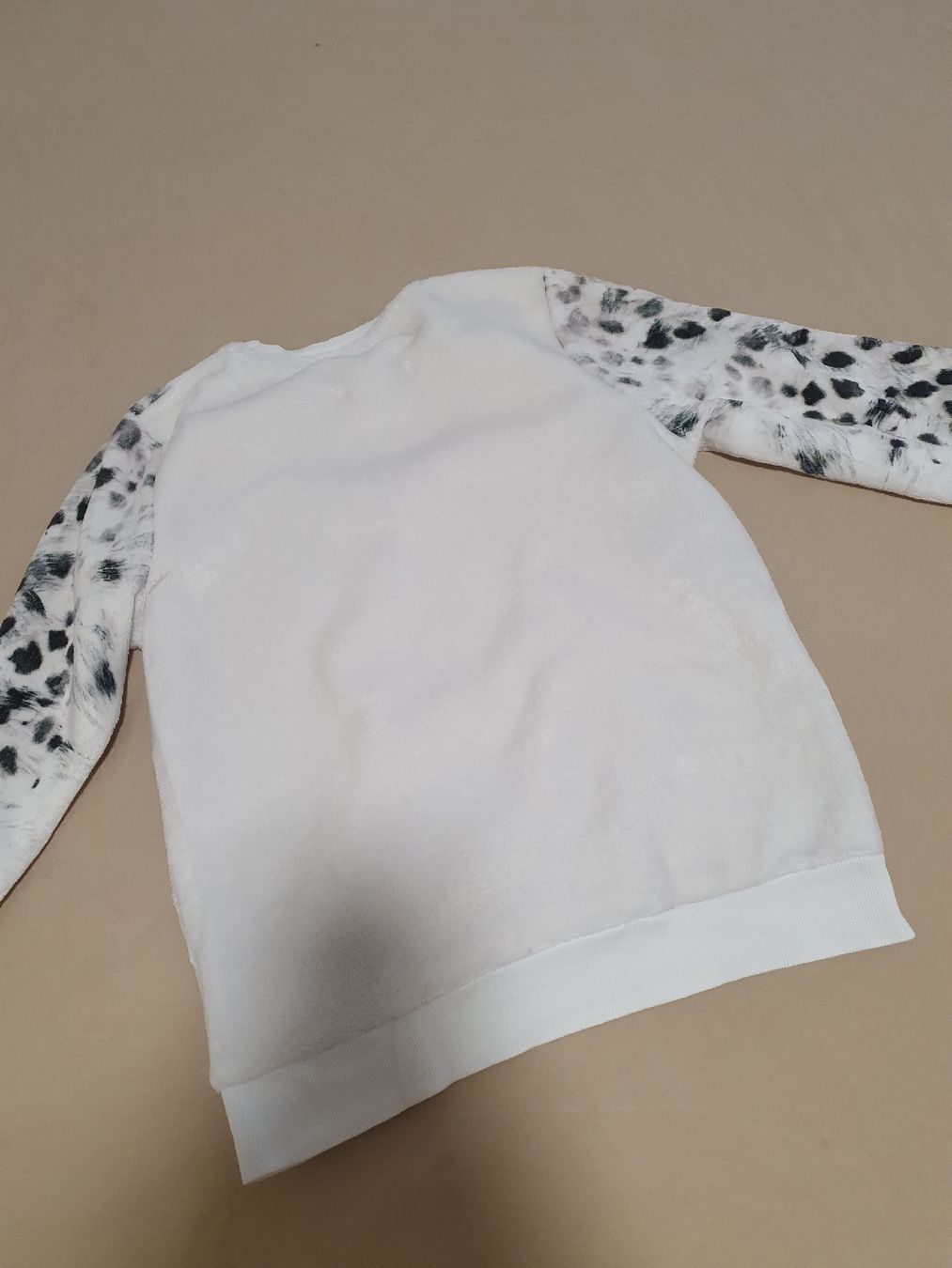 C&A Pulls et sweat-shirts: Pullover C&A mit Schneeleoparden Motiv Grösse 158 – Neuf (Voir description) à St.Gallen par Avena135 4