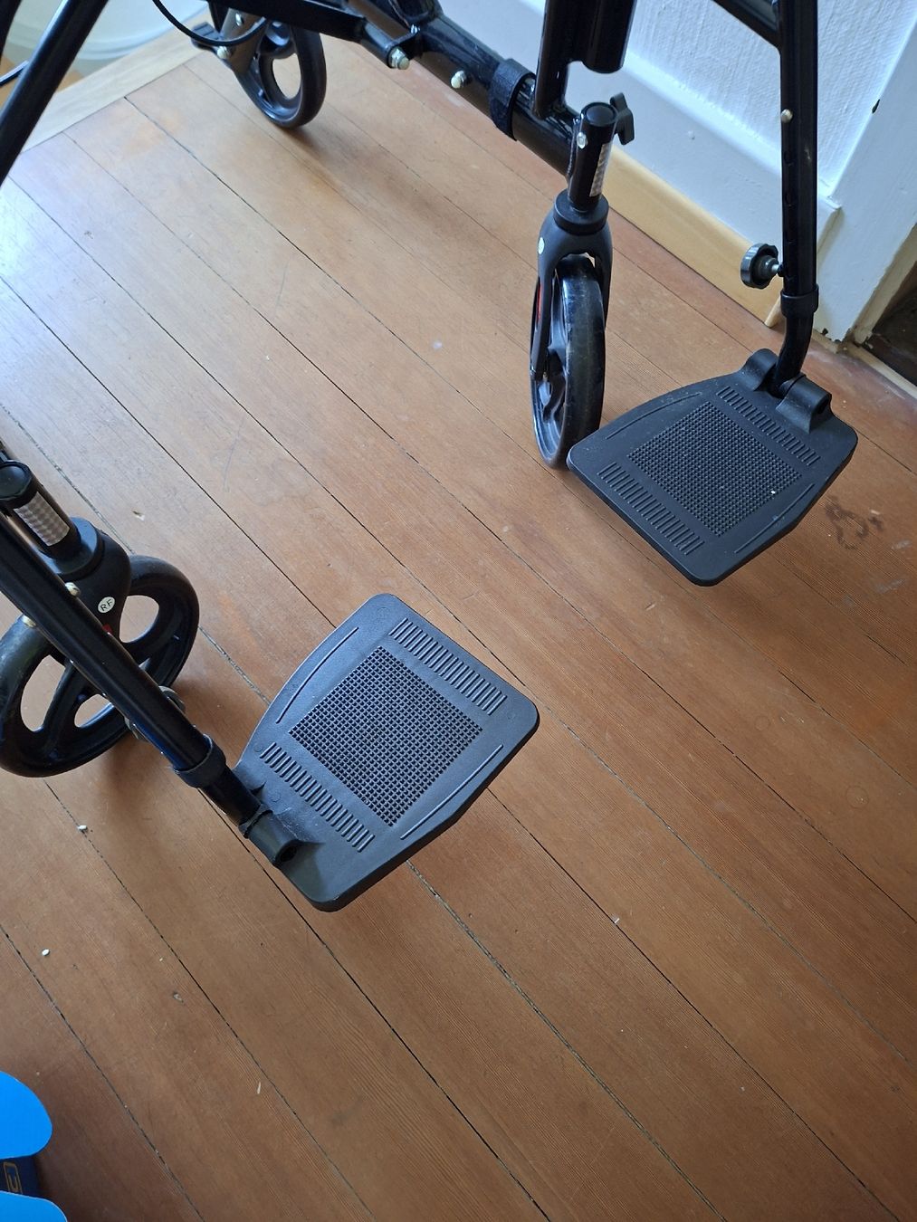 Ausili per la deambulazione: Helavo Rollator Black Used – Usato da Brugg AG venduto da chr_l8hk 3