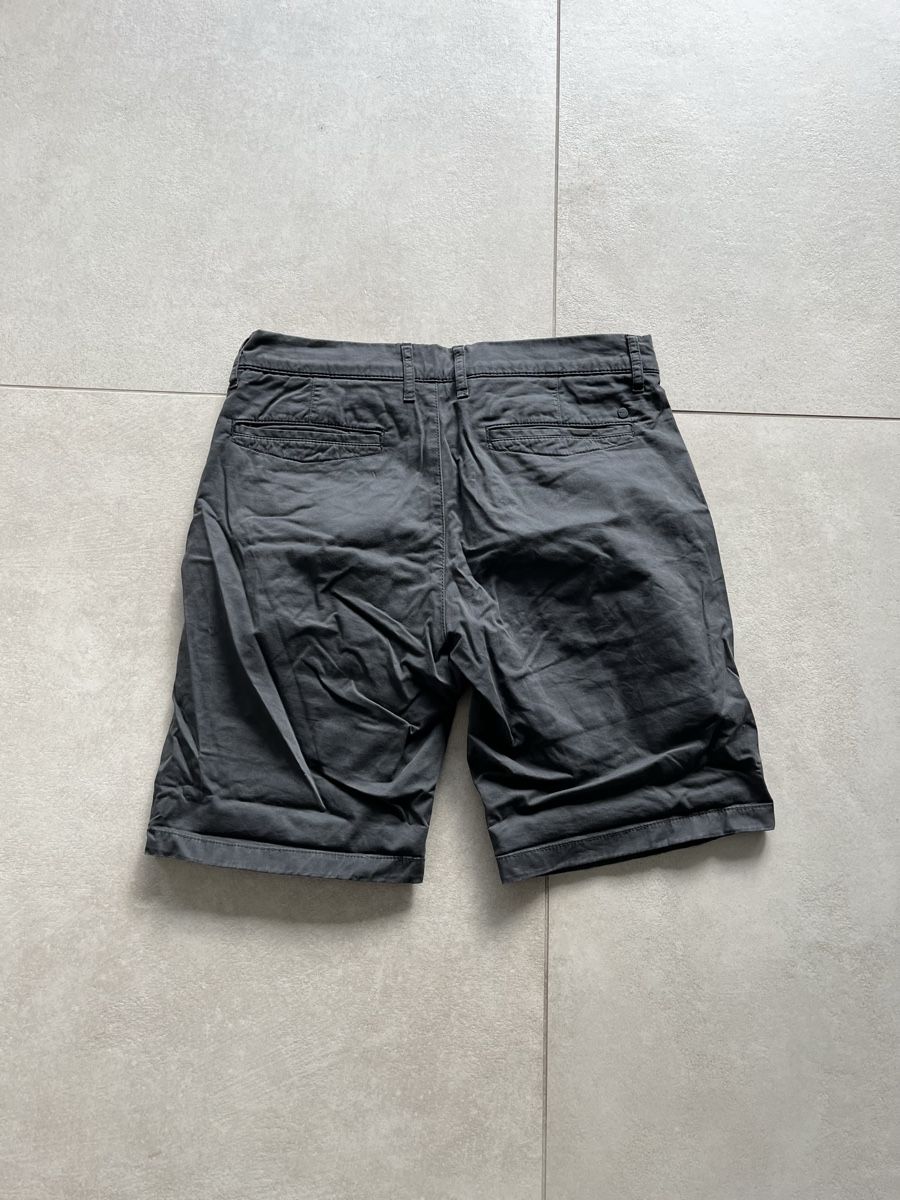 NN07 Pantaloni: Short NNO7 Gris Foncé Taille 30 – Usato da Champlan venduto da YForter 1