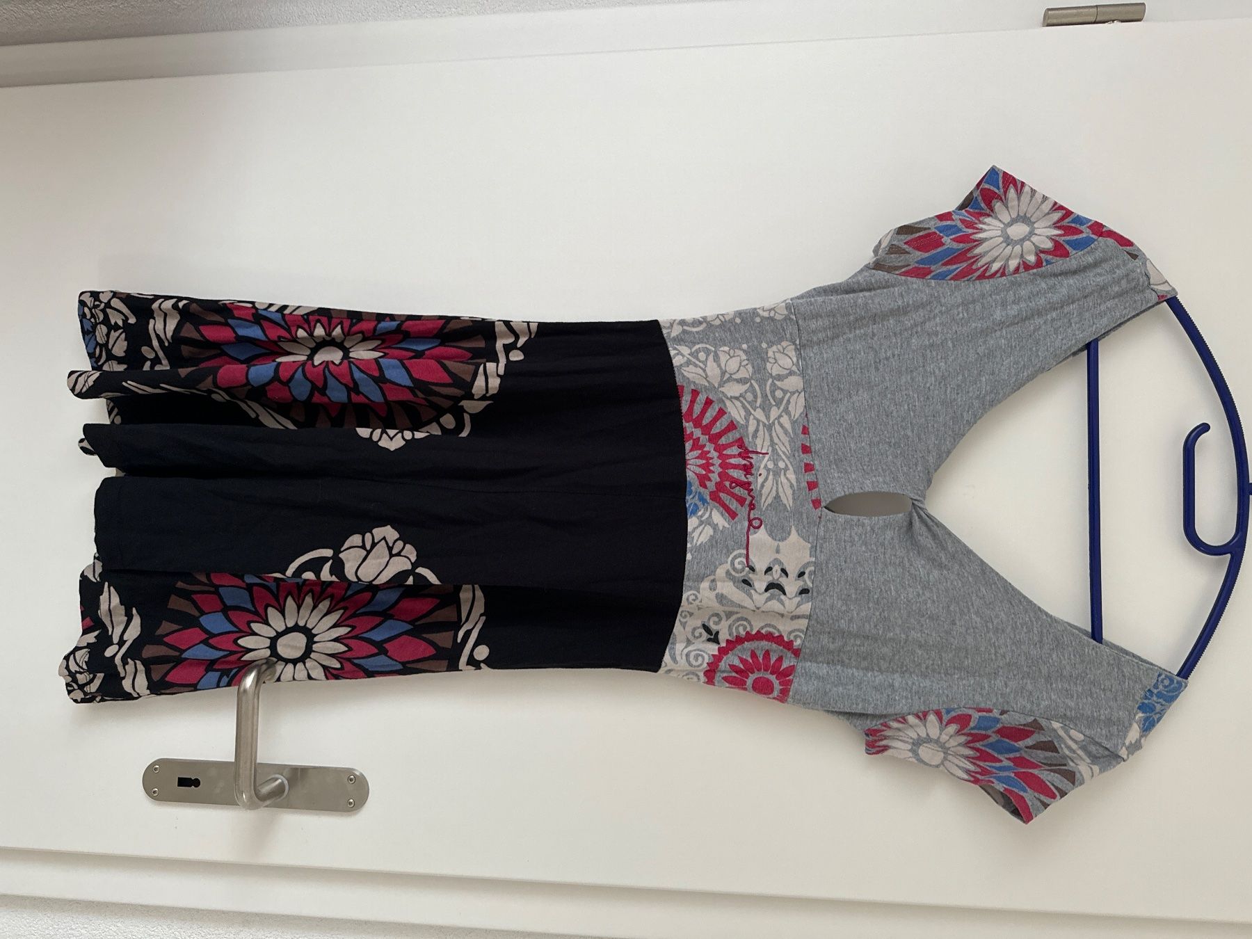 Desigual Vestiti: Desigual Kleid Gr M/L – Usato da Gelterkinden venduto da Biene8 1