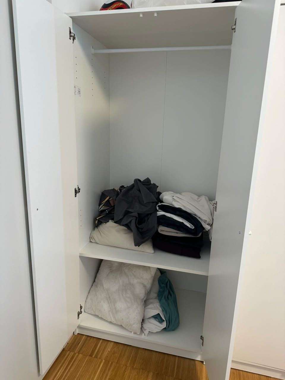 Ikea Armadi: IKEA KLEPPSTAD 2-Door Wardrobe – Usato da Bern venduto da z7s_w28h 1
