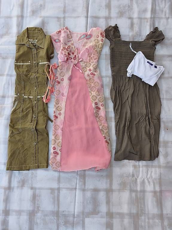 Lotti & Set di vestiti: 3 Sommerkleider in Grösse 128 – Usato da Eschlikon TG venduto da schwellbi