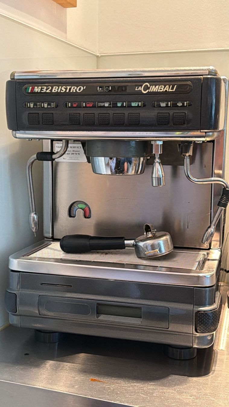 Cimbali Kaffeemaschinen & Espressomaschinen: La Cimbali M32 Bistro Espressomaschine – Gebraucht aus Basel von SAF