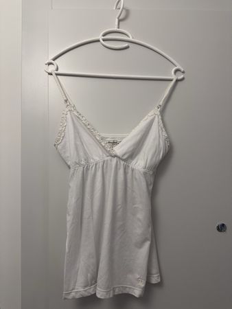 Abercrombie & Fitch White Top