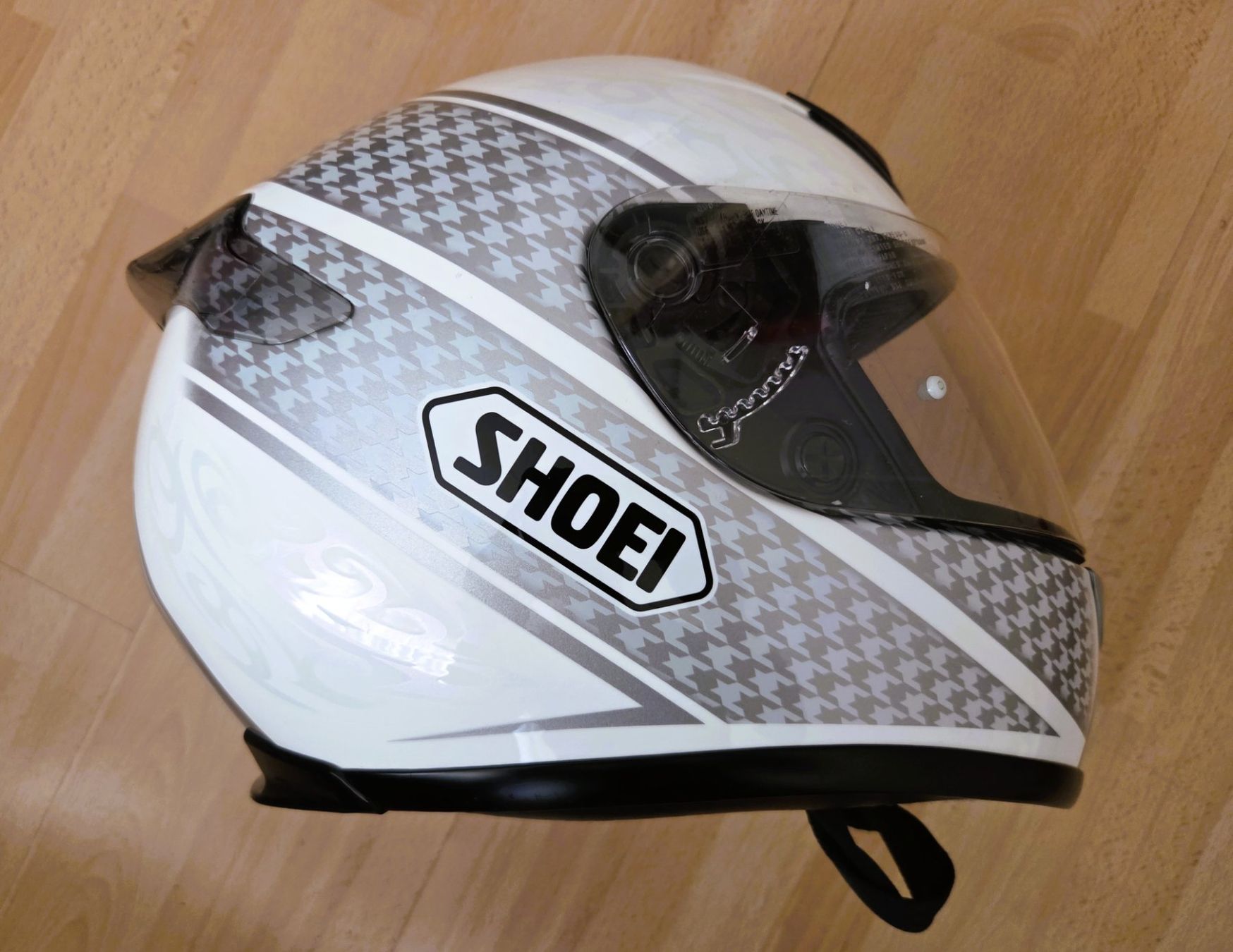Shoei Casques & visières: MOTORRAD HELM - SHOEI – D'occasion à Brüttisellen par Nighttrain