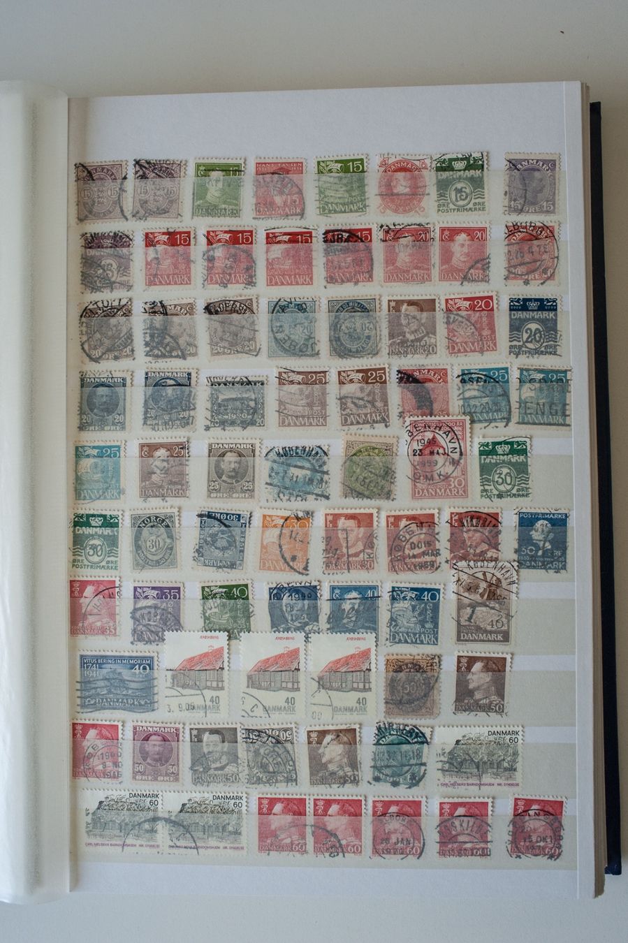 Album: Briefmarken: Album mit 48 Seiten – Usato da Schwerzenbach venduto da floridan 9
