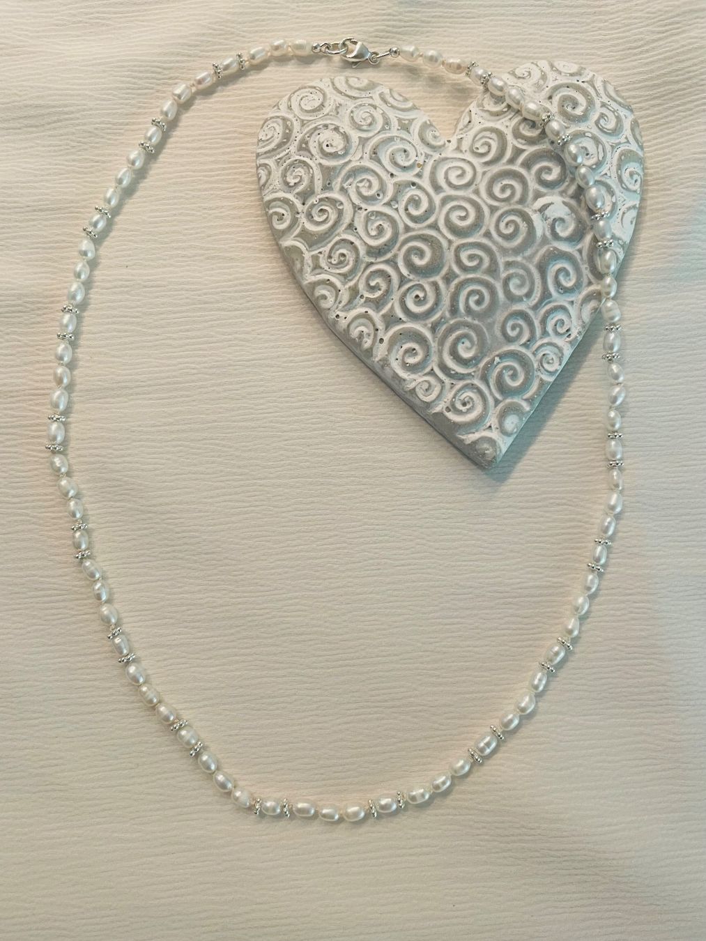 Catenine: Handgeknüpfte Perlenkette | 925 Silber | Unikat – Nuovo e nell'imballaggio originale da Domat/Ems venduto da lenzatelier