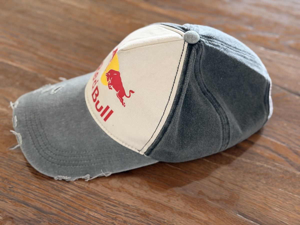 Sonstige Kleidung & Accessoires: Basecap Red Bull Cap - verwaschener Look – Neu (gemäss Beschreibung) aus Zürich von Gadgets2020 2