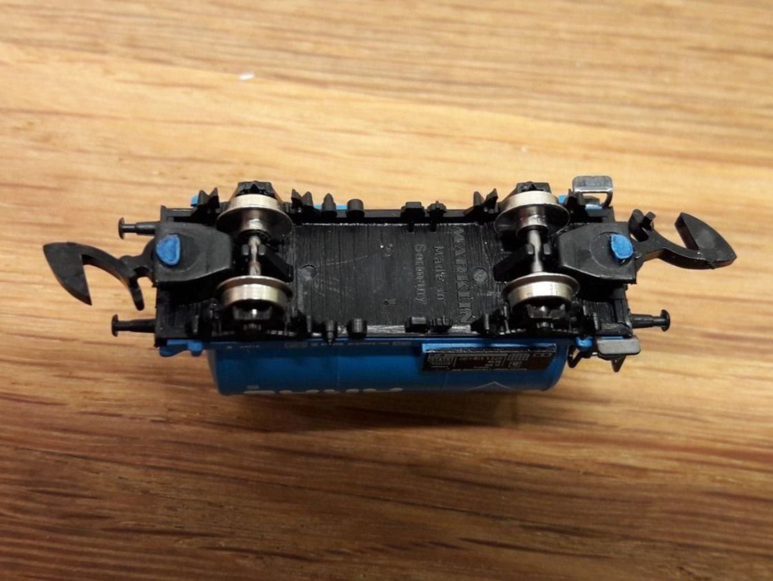 Märklin Modellini di ferrovie: Märklin Z : DB wagon citerne "ARAL" – Usato da Buttes venduto da Cafe2005 8
