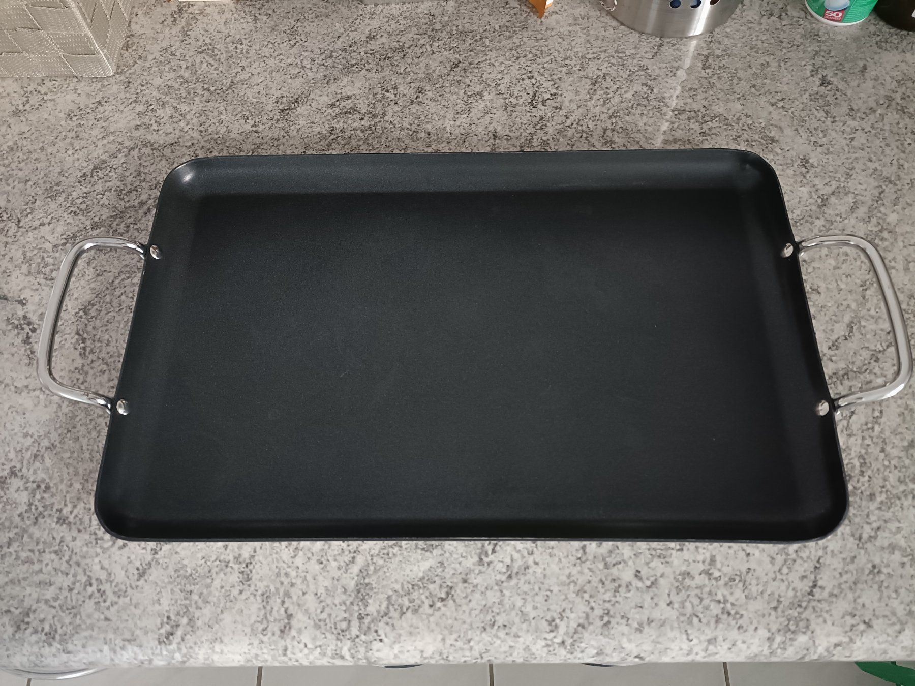 Piatti di portata: Serviertablett Robust aus Metall schwarz/silber – Usato da Niederwil AG venduto da Eksternenberg