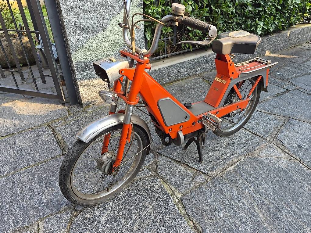 Solex Parti ricambio per ciclomotori: Solex Flash 6000 per pezzi di ricambio , quasi completo – Usato da Riva San Vitale venduto da Marneta 2