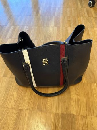Tommy Hilfiger Damenhandtasche, neuwertig, Top Zustand!