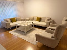Sofa mit 2 Sessel, inkl. Tisch & Teppich