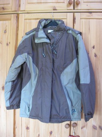 Ungetragene warme Freizeit,Wanderjacke, abnehmb Kapuze Gr.44
