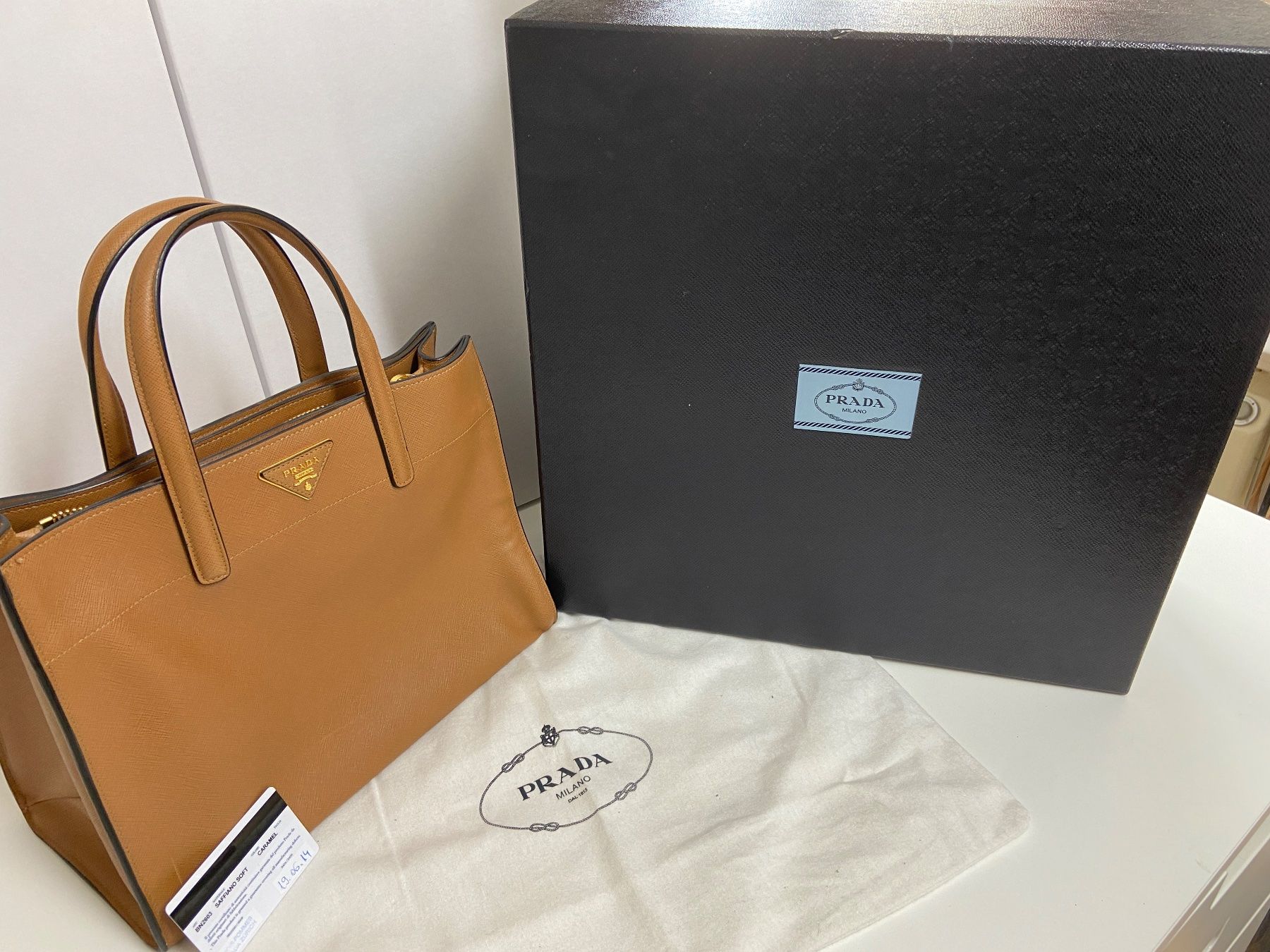 Prada Taschen für Damen: Prada Handtasche - fast neu – Neu (gemäss Beschreibung) aus St. Gallen von papaya67