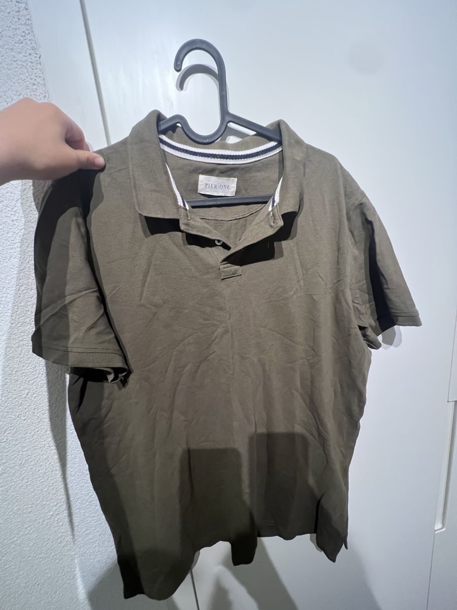 Polo-Shirts: 2 Polo Shirts, olive & aubergine – Gebraucht aus Glattpark(Opfikon) von Seri_pa 2