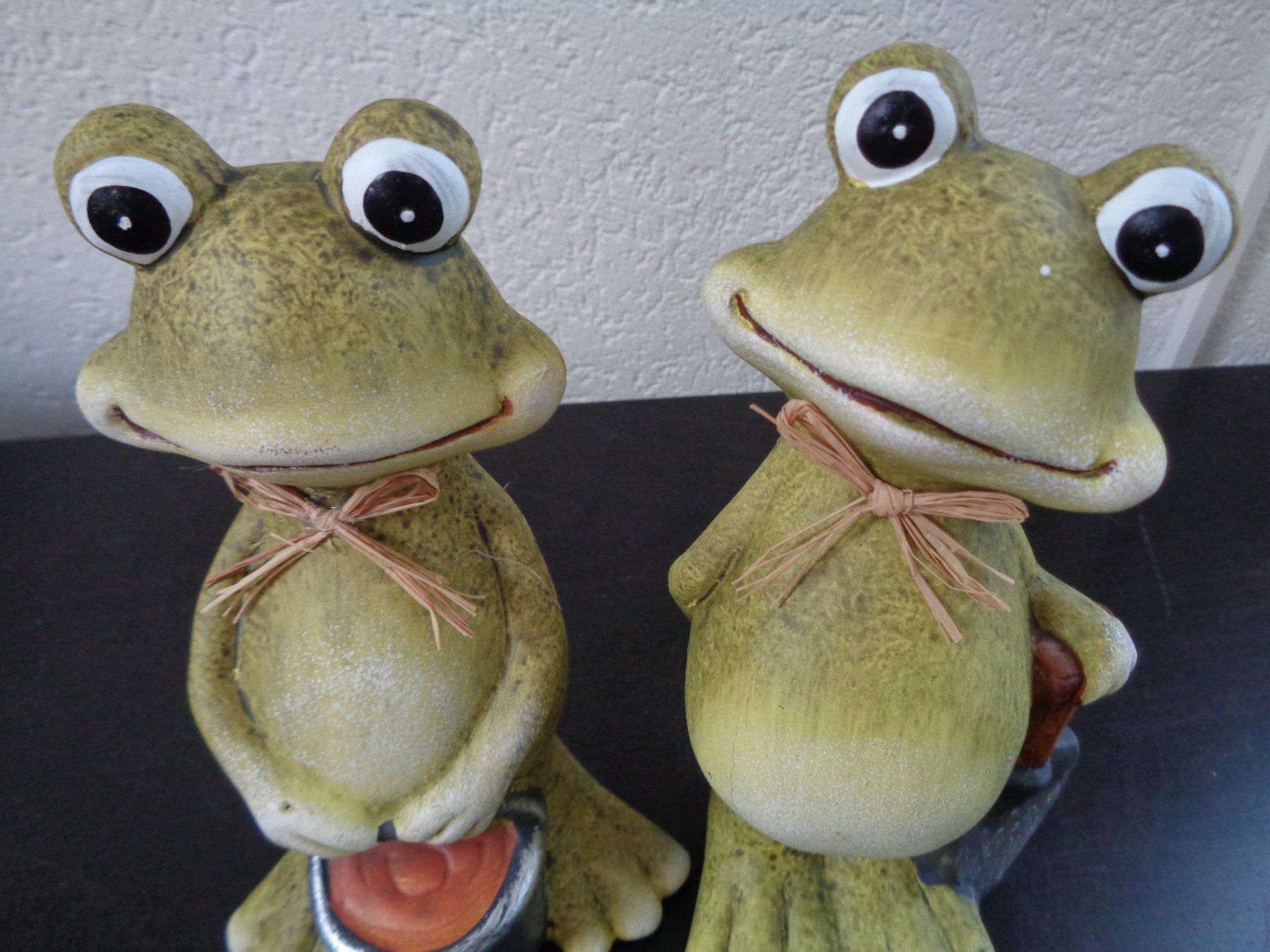 Figuren: Stehender Frosch (2 Stk.) – Neu und originalverpackt aus Langenbruck von Gumsi 1