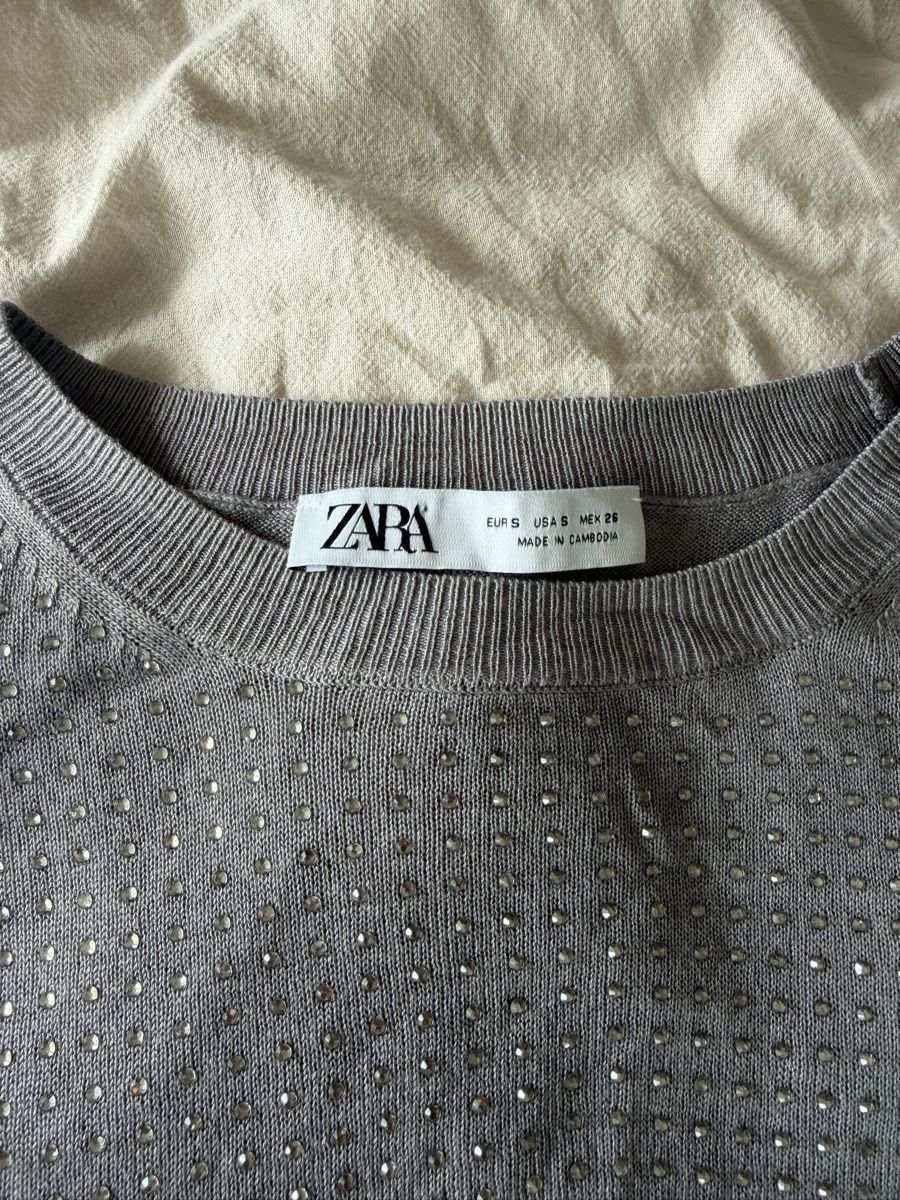Zara Maglioni & Felpe: Zara Pullover grau mit Strasssteinen – Usato da Meilen venduto da laraherre 2