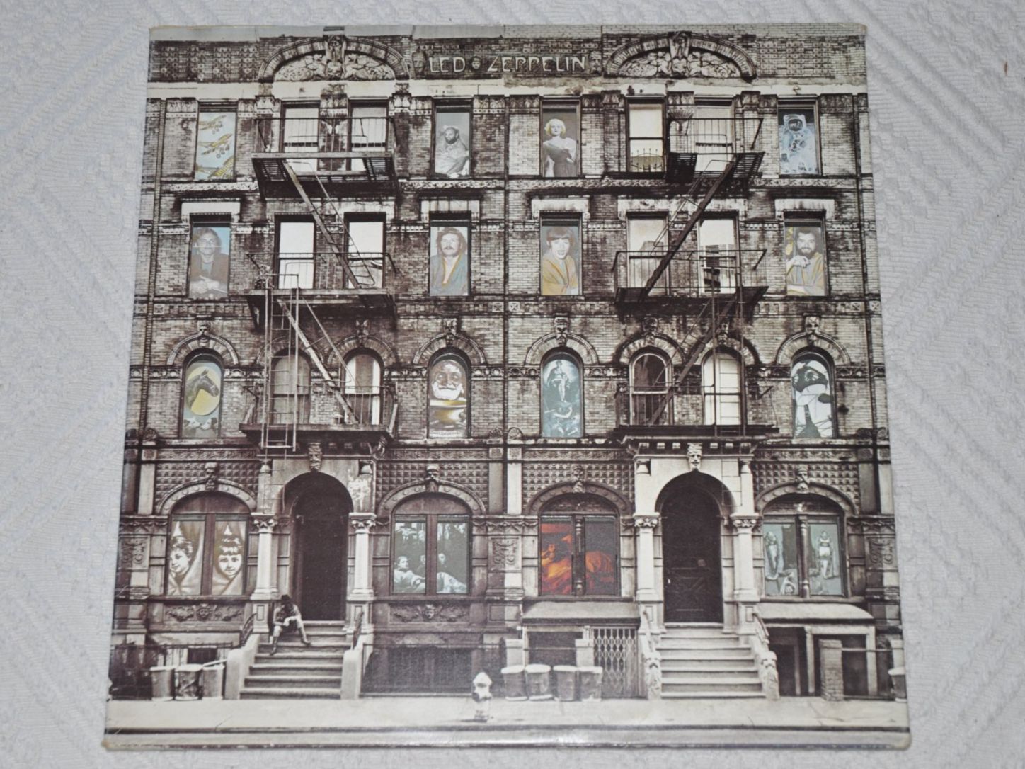 Dischi in vinile: Doppel LP Led Zeppelin - Physical Graffiti – Usato da Boll venduto da Theodora15
