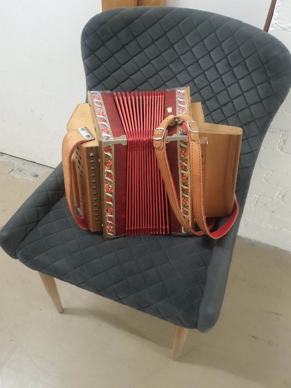 Strumenti musicali: schwyzerorgeli pour décoration  – Usato da Pont-de-la-Morge venduto da Mirabelle0 3