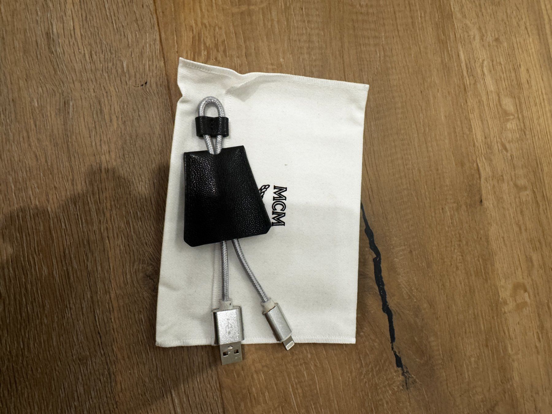 Apple Cavi: Original MCM Iphone charging cable – Usato da Wangen SZ venduto da Rol_20