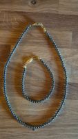 parure de pierres noires