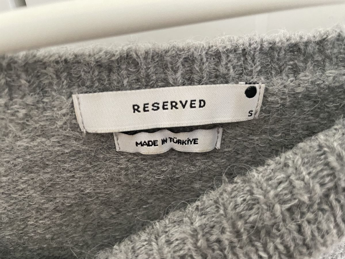 Maglioni & Felpe: Offshoulder Strickpullover Grau, Grösse S, Top Zustand! – Nuovo (secondo la descrizione) da Untersiggenthal venduto da bla_55sl 1