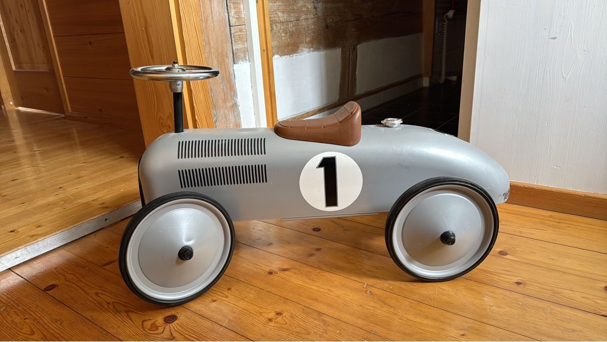 Veicoli per bambini: Goki Retro Schleife Auto Silber – Usato da Herisau venduto da Jampesko